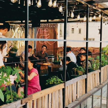 The Gk House Hostel, Ecolliving, Central City, Natural Wooden, Chill View Rooftop, Restaurant And Cocktail Bar Ho Si Minh-város Kültér fotó